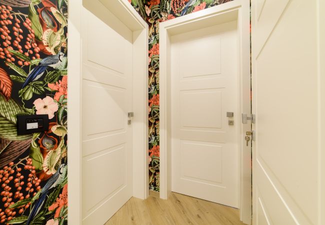 Rent by room in Piano di Sorrento - NicholHouse - Pink Flamingo Rent by room in Piano di Sorrento - NicholHouse - Pink Flamingo