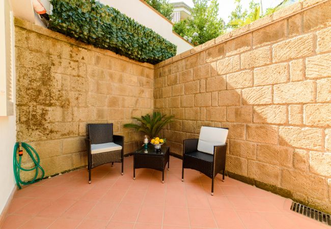 Rent by room in Piano di Sorrento - NicholHouse - Pink Flamingo Rent by room in Piano di Sorrento - NicholHouse - Pink Flamingo