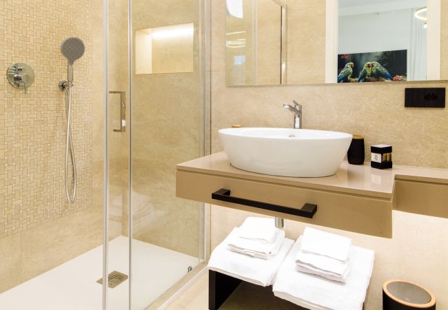 Rent by room in Piano di Sorrento - NicholHouse - Green Parrot Rent by room in Piano di Sorrento - NicholHouse - Green Parrot