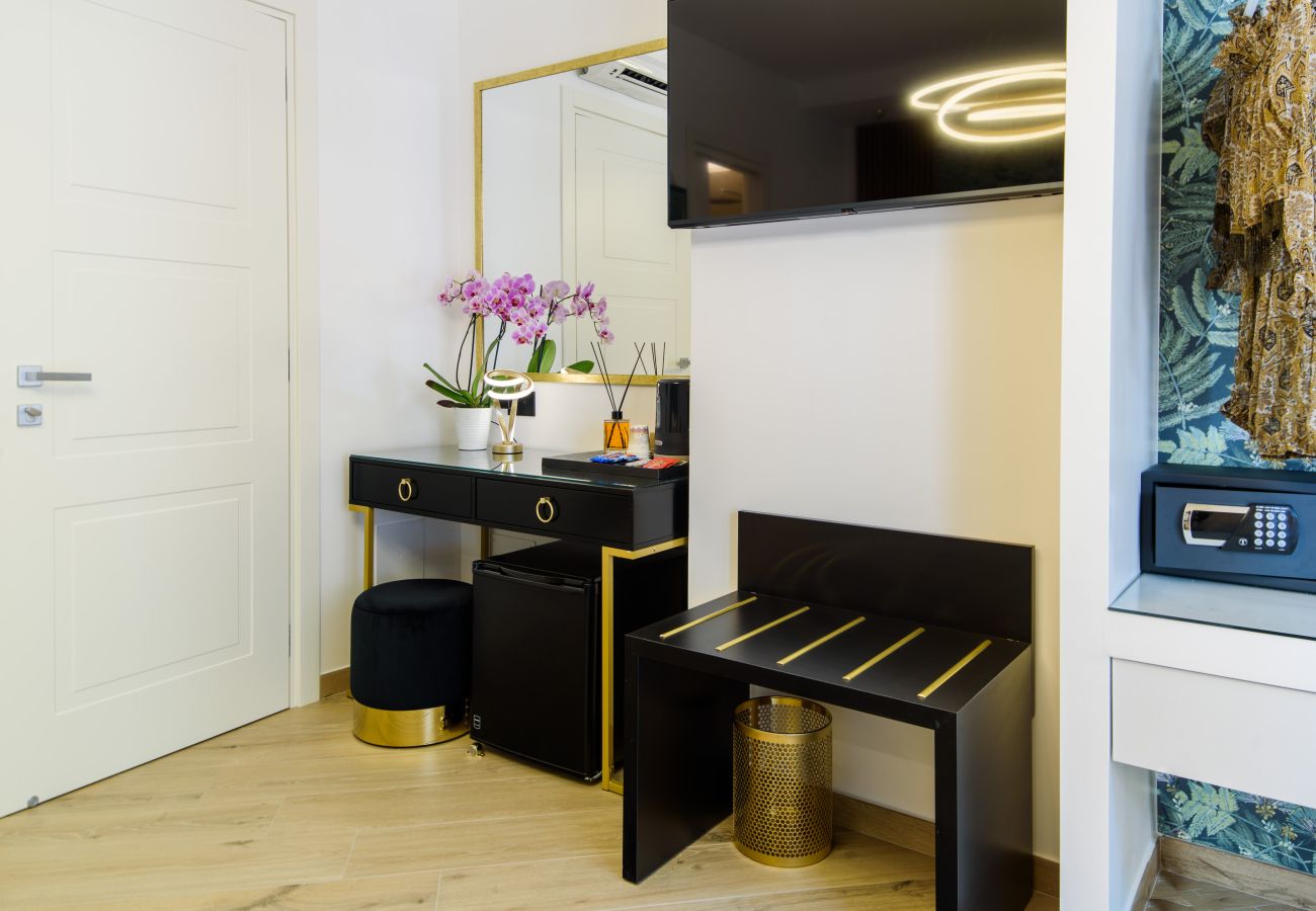 Rent by room in Piano di Sorrento - NicholHouse - Green Parrot