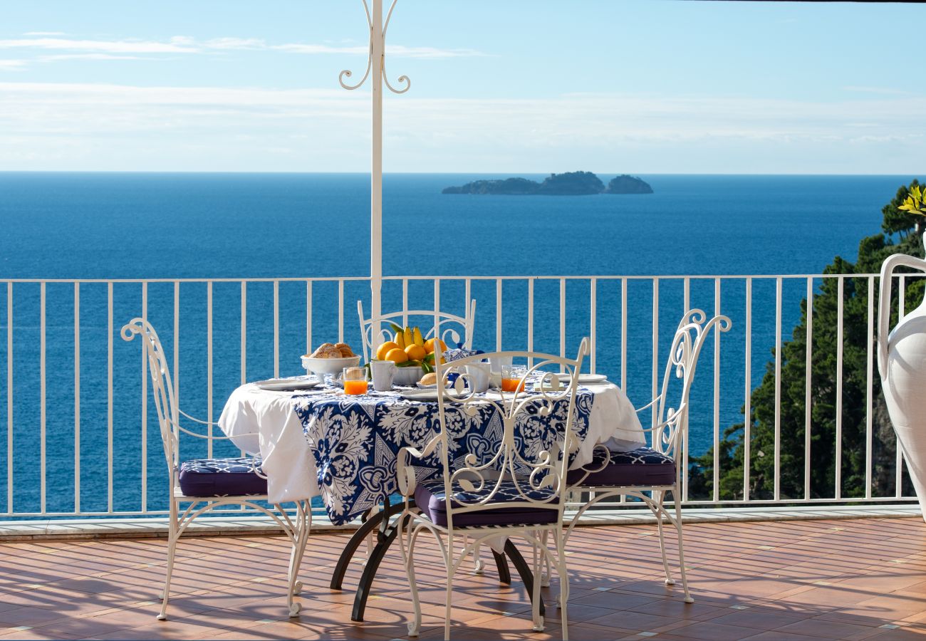 Villa in Positano - Estate4home - Regina Dar