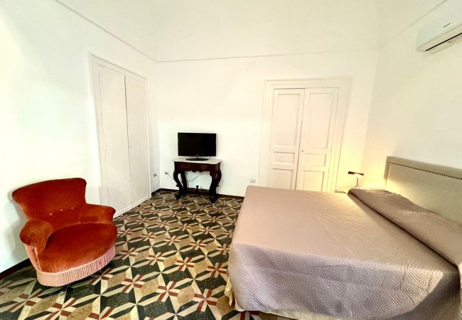 Rent by room in Meta - Meta CC Palace: Donna Rita Rent by room in Meta - Meta CC Palace: Donna Rita