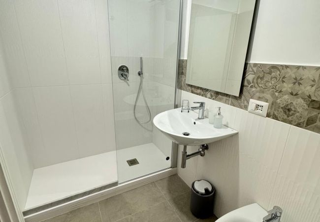 Rent by room in Meta - Meta CC Palace: Donna Rita Rent by room in Meta - Meta CC Palace: Donna Rita