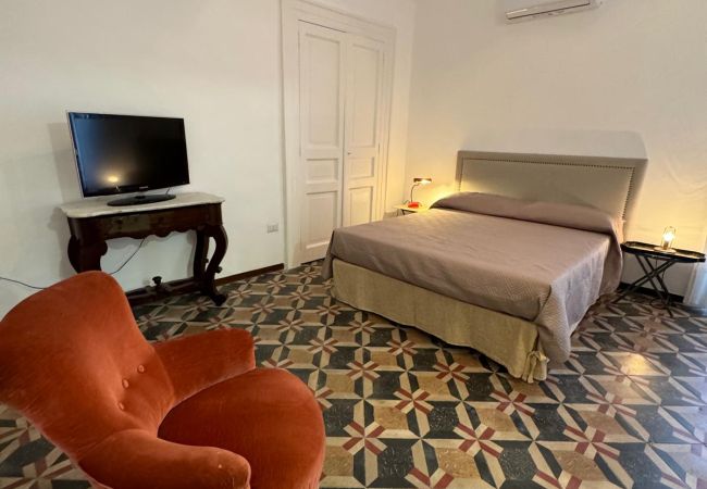 Rent by room in Meta - Meta CC Palace: Donna Rita Rent by room in Meta - Meta CC Palace: Donna Rita