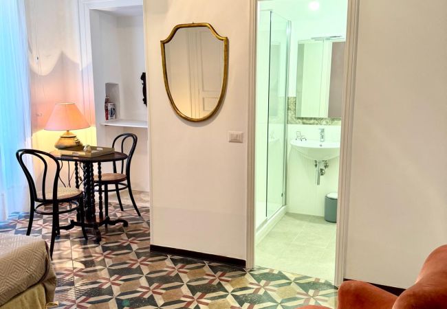 Rent by room in Meta - Meta CC Palace: Donna Rita Rent by room in Meta - Meta CC Palace: Donna Rita