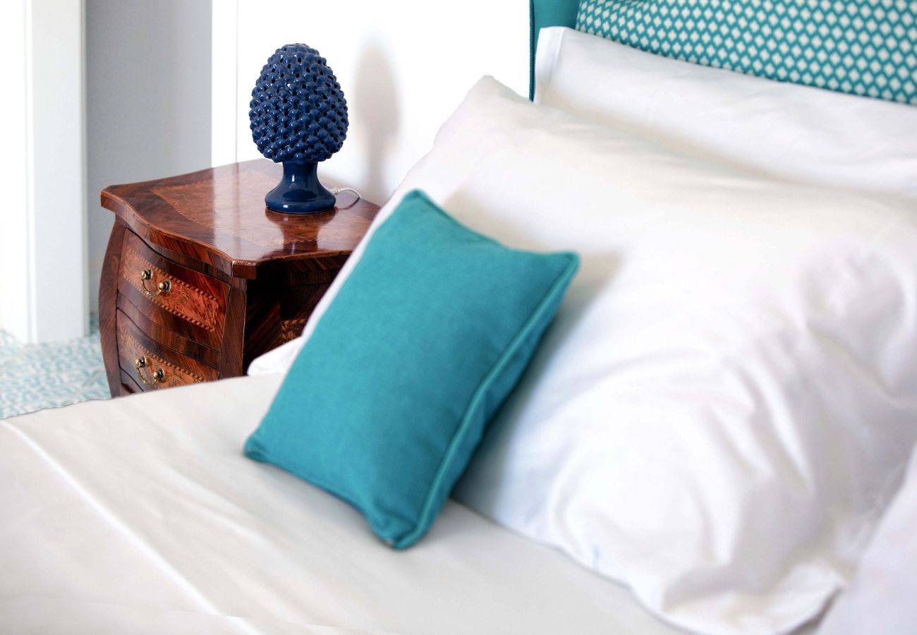 Rent by room in Scala - De Pando Panoramic Suites 1086 -San Pietro