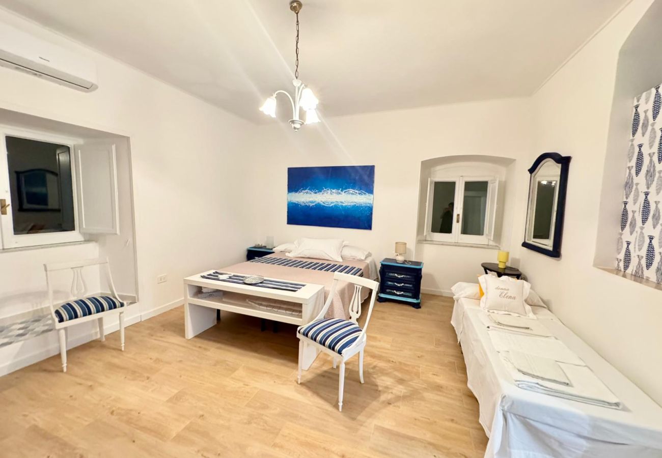 Rent by room in Meta - Meta CC Palace: Donna Elena