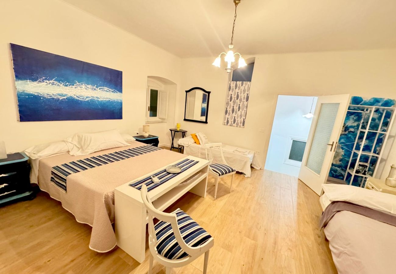 Rent by room in Meta - Meta CC Palace: Donna Elena