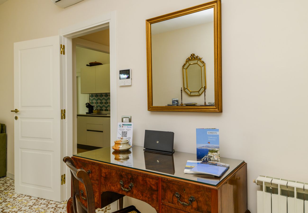 Apartment in Sorrento - Estate4home - Casa Anna 1944